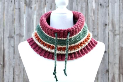 crochet striped cowl in autumn colours with split ribbed hem and drawstring closure